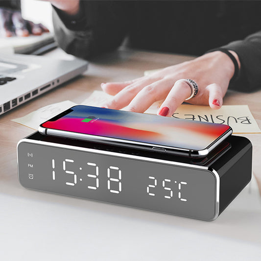 Relógio Digital LED com Carregamento Wireless