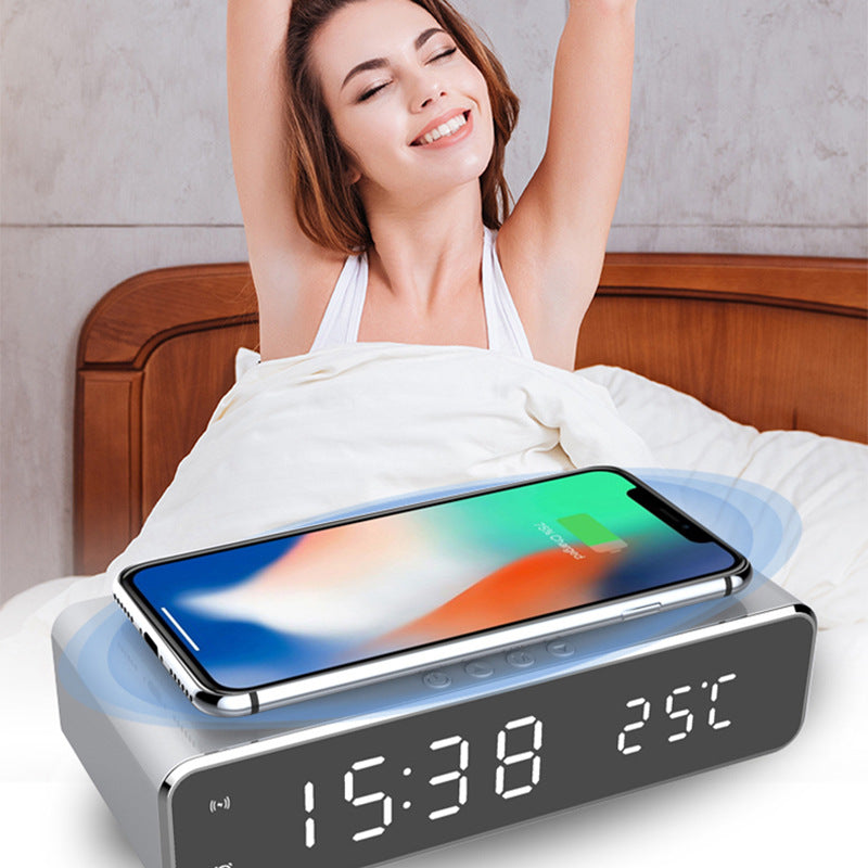 Relógio Digital LED com Carregamento Wireless